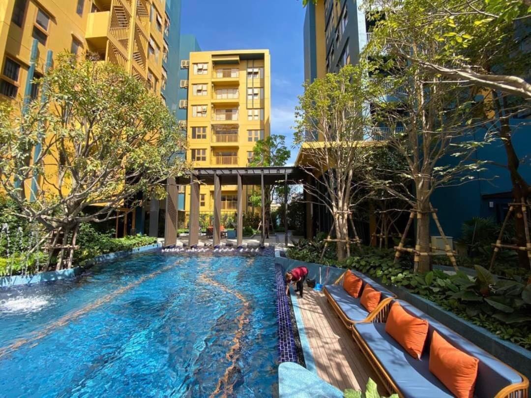 Brissluxe At Bts Onnut Sukumvit 50 Banguecoque Exterior foto