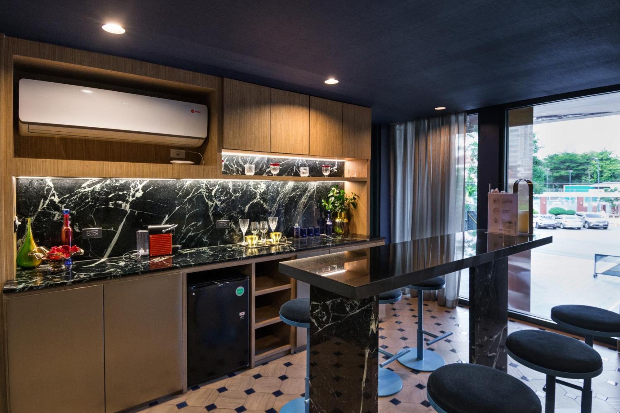 Brissluxe At Bts Onnut Sukumvit 50 Banguecoque Exterior foto